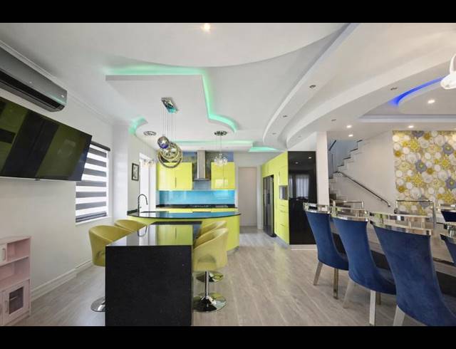 3 BEDROOM TOWNHOUSE FOR SALE IN IZINGA ESTATE
